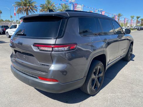 Used 2022 Jeep Grand Cherokee L Limited w/ Black Appearance Package AWD/4WD image 7