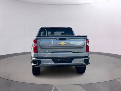 Used 2025 Chevrolet Silverado 1500 Custom w/ LPO, Dark Essentials Package AWD/4WD image 4
