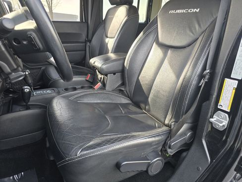 Used 2015 Jeep Wrangler Unlimited Rubicon image 35