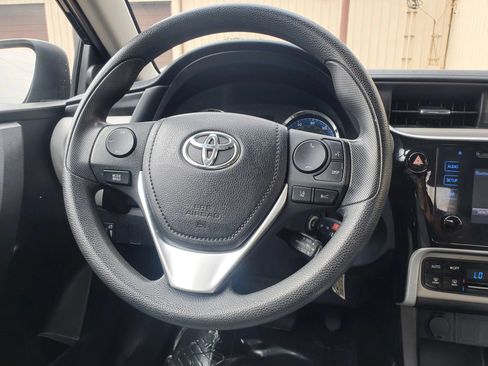 Used 2018 Toyota Corolla LE w/ Carpet Mat Package (TMS) FWD image 46