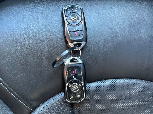 Used 2019 Buick Envision Essence image 28