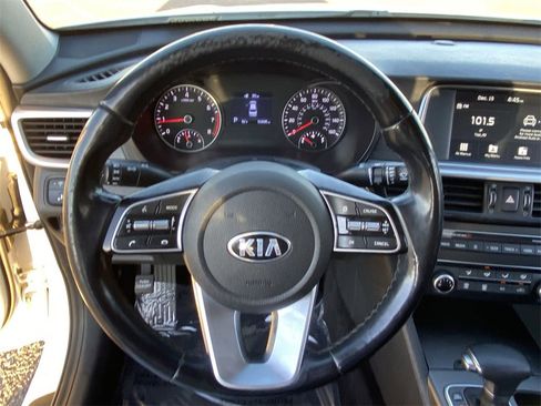 Used 2020 Kia Optima SE image 11