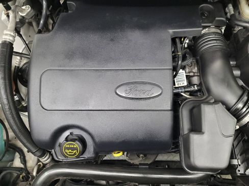 Used 2017 Ford Explorer XLT image 30