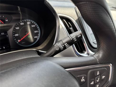 Used 2021 Chevrolet Equinox LS w/ LS Convenience Package FWD image 23