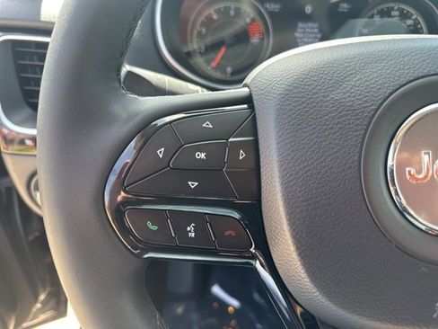 Used 2023 Jeep Cherokee Altitude Lux image 18