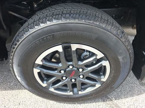 Used 2025 Toyota Tacoma TRD Sport image 7