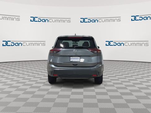 Used 2024 Nissan Rogue SV FWD image 7