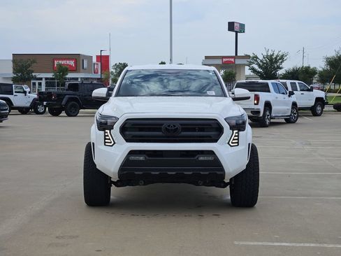 Used 2024 Toyota Tacoma SR5 AWD/4WD image 2