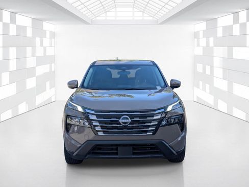 Certified 2025 Nissan Rogue SV AWD/4WD image 2