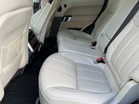 Used 2014 Land Rover Range Rover Sport HSE image 24