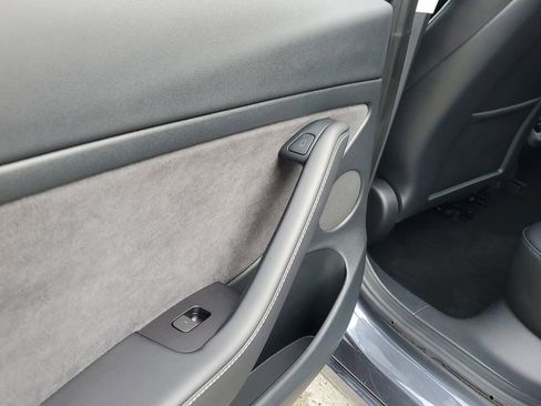 Used 2023 Tesla Model 3 Standard Range image 16