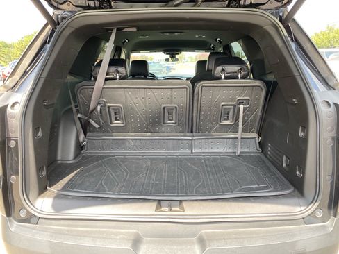 Used 2023 Chevrolet Traverse LT FWD image 22