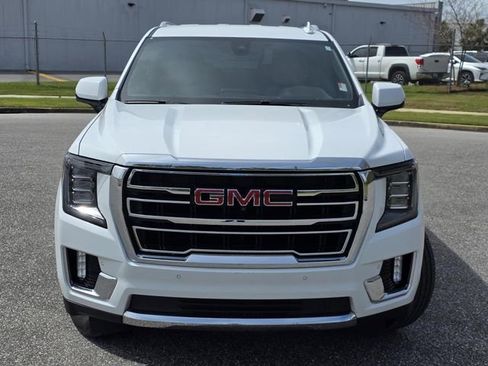 Used 2022 GMC Yukon XL SLT w/ SLT Luxury Package image 2