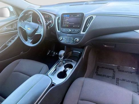 Used 2025 Chevrolet Malibu LT FWD image 30
