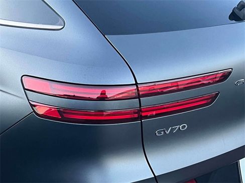 Used 2024 Genesis GV70 2.5T w/ Sport Prestige Package image 13