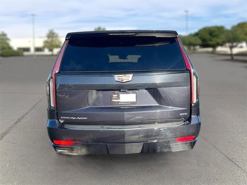 Certified 2024 Cadillac Escalade ESV Sport image 5