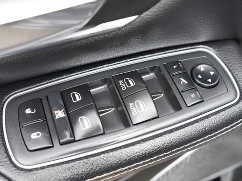 Used 2020 RAM 1500 Laramie AWD/4WD image 22