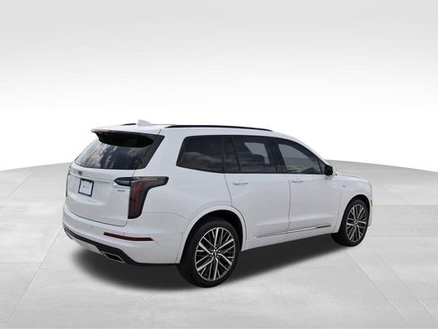 Certified 2023 Cadillac XT6 Sport w/ Technology Package image 4