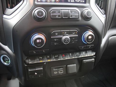 Used 2020 Chevrolet Silverado 1500 LT w/ All-Star Edition image 17