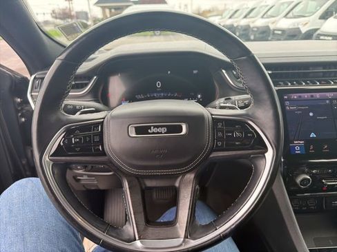 Used 2022 Jeep Grand Cherokee L Overland w/ Luxury Tech Group IV AWD/4WD image 9