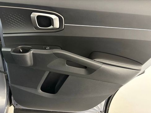 Used 2023 Kia Sorento LX image 38