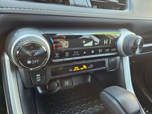 Certified 2025 Toyota RAV4 LE image 29