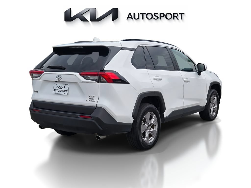 Used 2025 Toyota RAV4 XLE AWD/4WD image 8