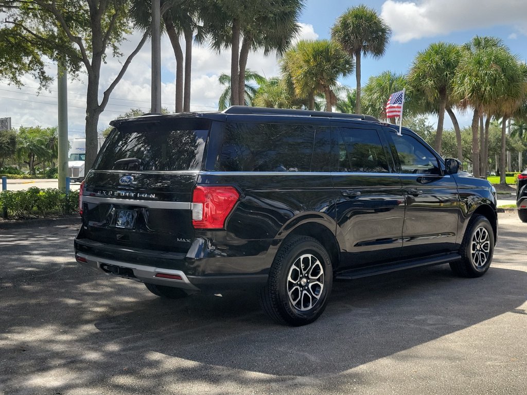 Used 2024 Ford Expedition Max XLT AWD/4WD image 3