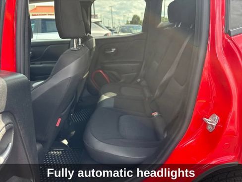 Used 2017 Jeep Renegade Trailhawk AWD/4WD image 16