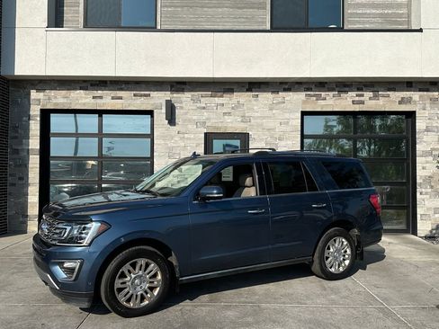 Used 2019 Ford Expedition Limited w/ Special Edition Package AWD/4WD image 7