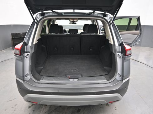 Certified 2023 Nissan Rogue SV image 12