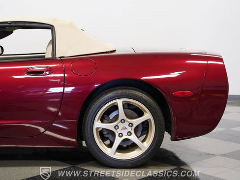 Used 2003 Chevrolet Corvette Convertible w/ Preferred Equipment Group1 RWD image 25