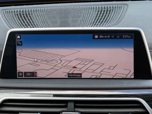 Used 2022 BMW 740i xDrive w/ M Sport Package image 4