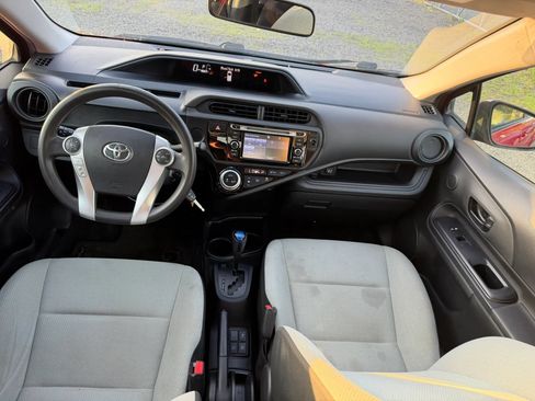 Used 2015 Toyota Prius C One FWD image 16