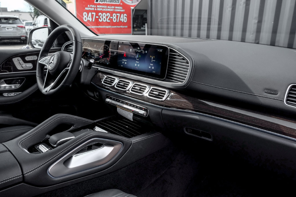 Used 2026 Mercedes-Benz GLS 450 4MATIC image 25