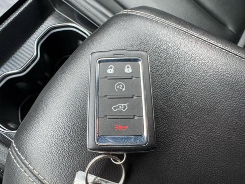 Used 2025 Jeep Grand Cherokee Limited AWD/4WD image 24