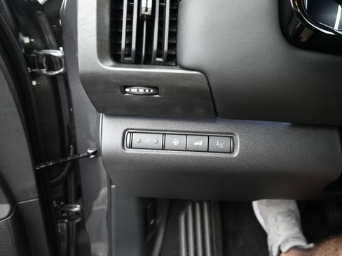 New 2026 Nissan Pathfinder Platinum FWD image 12
