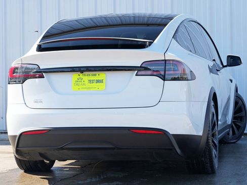 Used 2022 Tesla Model X image 5