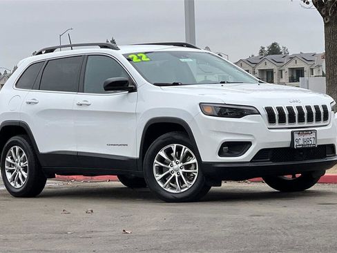 Used 2022 Jeep Cherokee Latitude Lux image 2