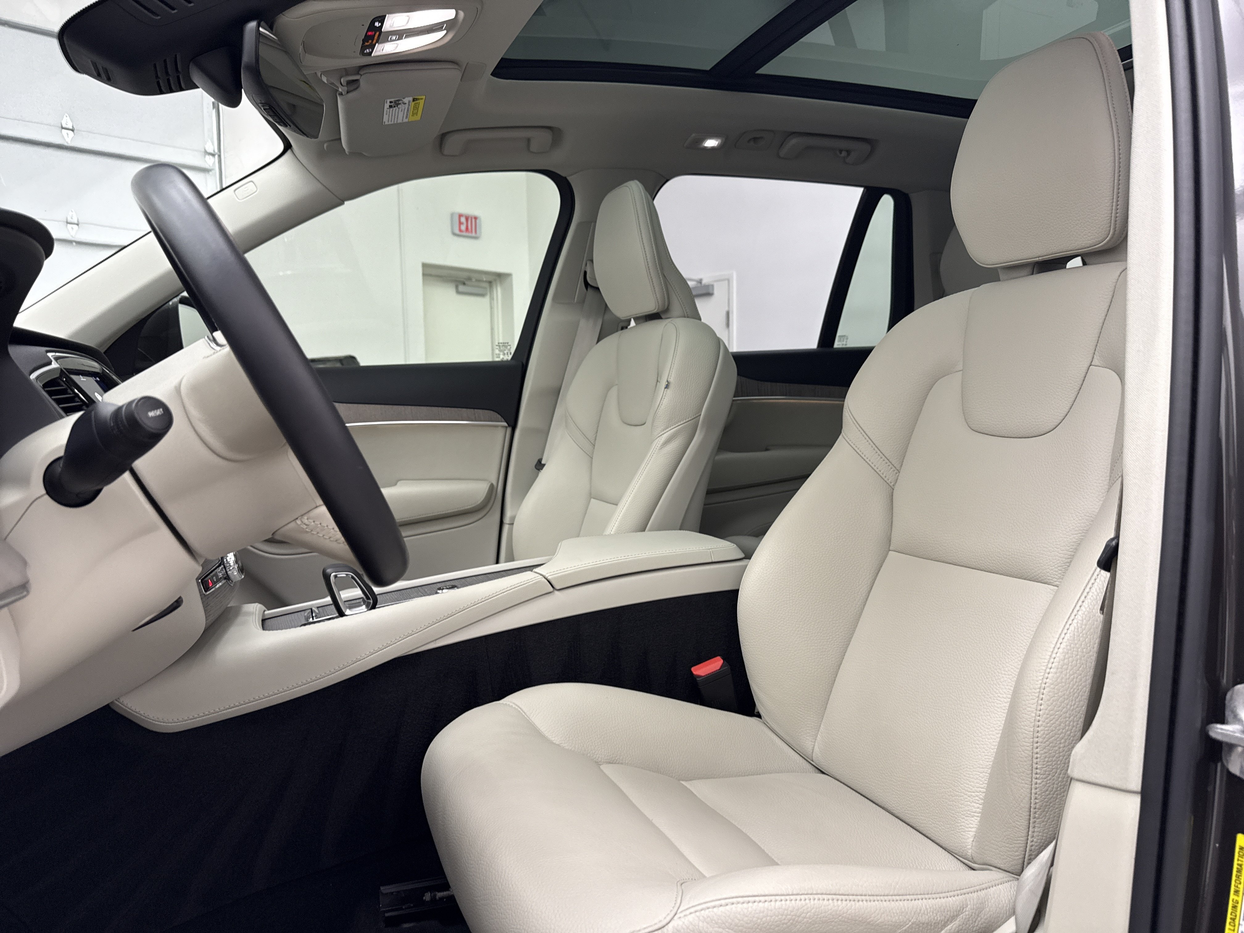 Certified 2024 Volvo XC90 B6 Plus w/ Protection Package Premier AWD/4WD image 12