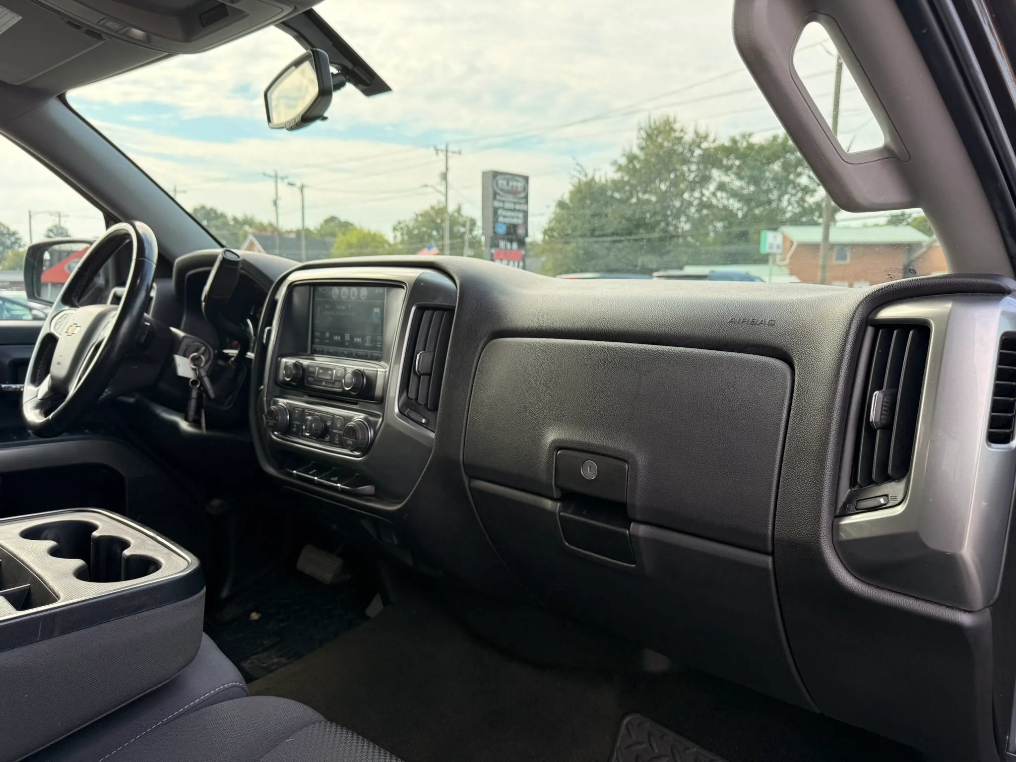 Used 2018 Chevrolet Silverado 1500 LT w/ All Star Edition AWD/4WD image 27