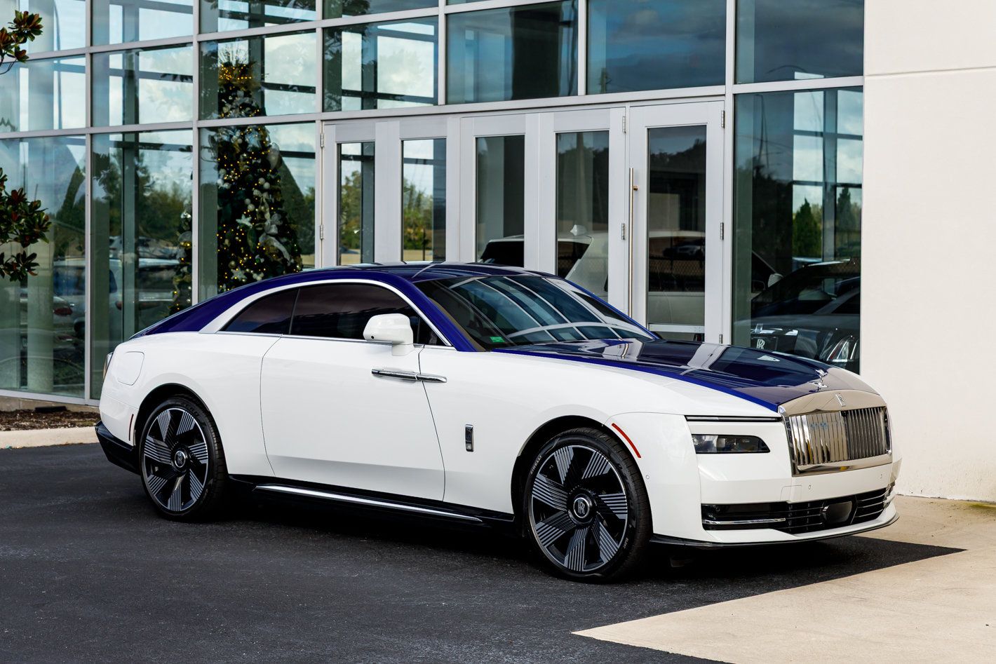 Used 2024 Rolls-Royce Spectre w/ Spectre Launch Package AWD/4WD image 23