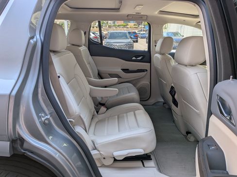Used 2023 GMC Acadia Denali w/ Denali Technology Package AWD/4WD image 30