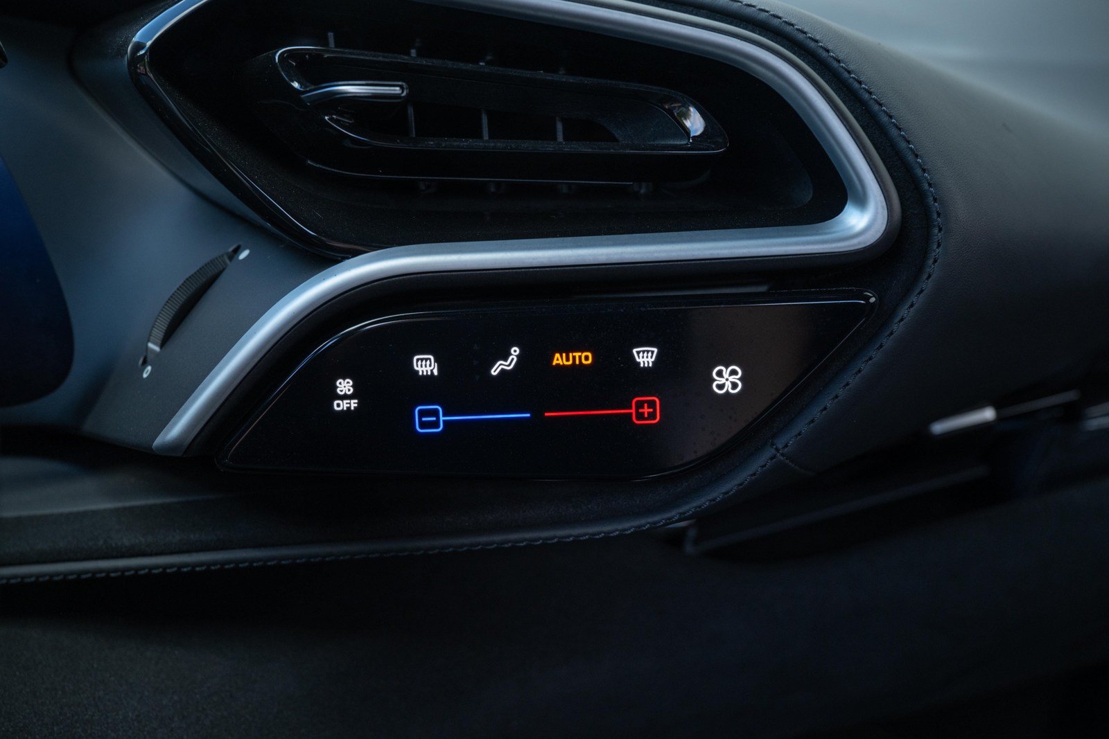 Used 2024 Ferrari 296 GTB RWD image 40