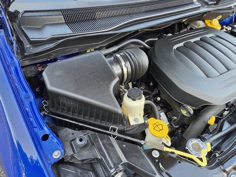 Used 2019 Dodge Grand Caravan SE FWD image 37