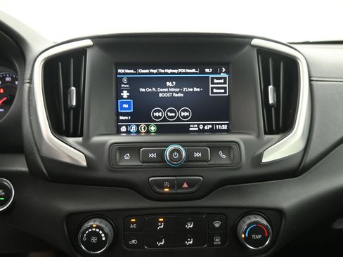 Used 2024 GMC Terrain SLE FWD image 16