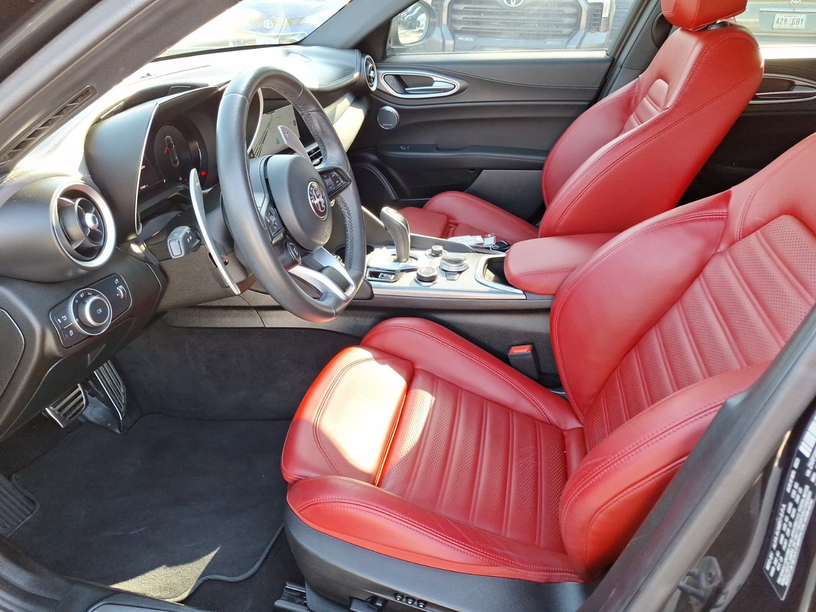 Used 2024 Alfa Romeo Giulia Veloce RWD image 15
