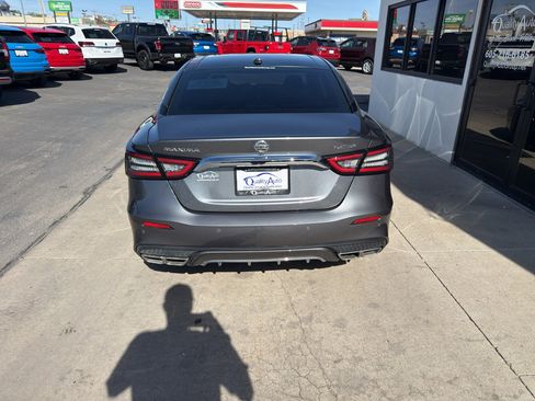 Used 2022 Nissan Maxima Platinum w/ Sport Mat Group FWD image 6