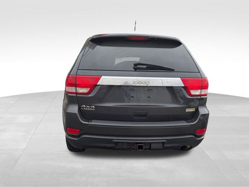 Used 2013 Jeep Grand Cherokee Laredo w/ Laredo E Group image 5