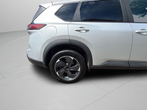 Used 2024 Nissan Rogue SV AWD/4WD image 33